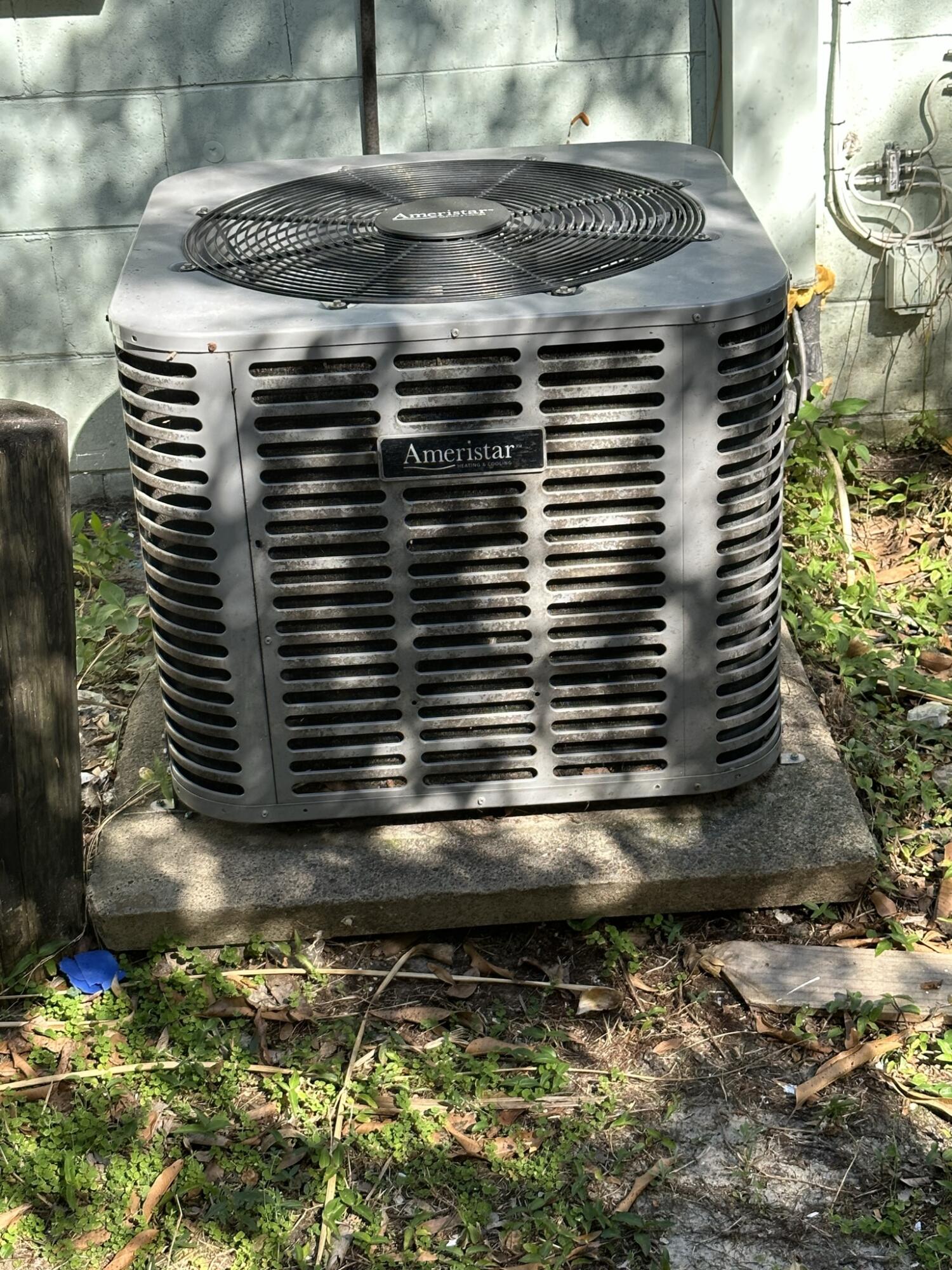 8534 Southeast Date Street Hobe Sound, FL 33455 - Photo 3 of 17 Newer AC