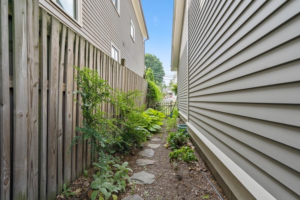 9 St Mary Road, Unit 9 Cambridge, MA 02139 - Photo 23 of 28