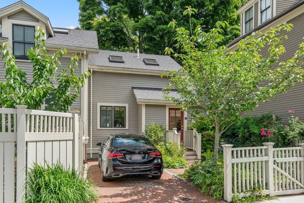 9 St Mary Road, Unit 9 Cambridge, MA 02139 - Photo 24 of 28