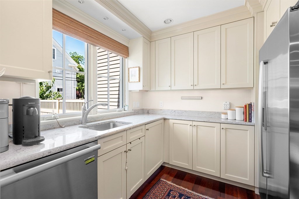 9 St Mary Road, Unit 9 Cambridge, MA 02139 - Photo 6 of 28