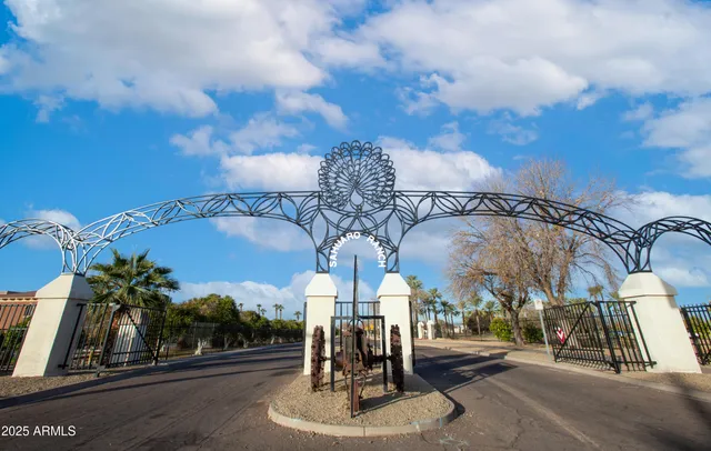 $489,990 | 7438 West Rose Lane, Glendale, AZ 85303