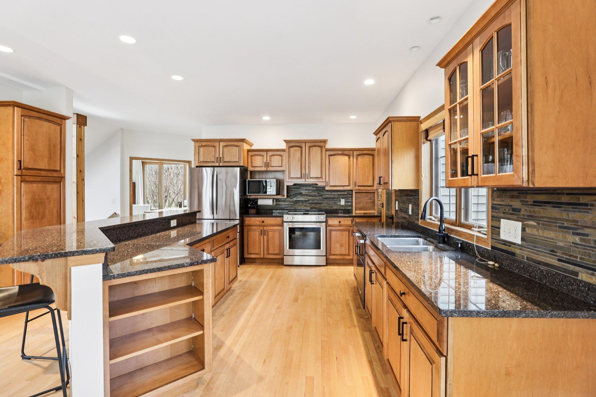 5654 Cobblestone Lane Waunakee, WI 53597 - Photo 18 of 76