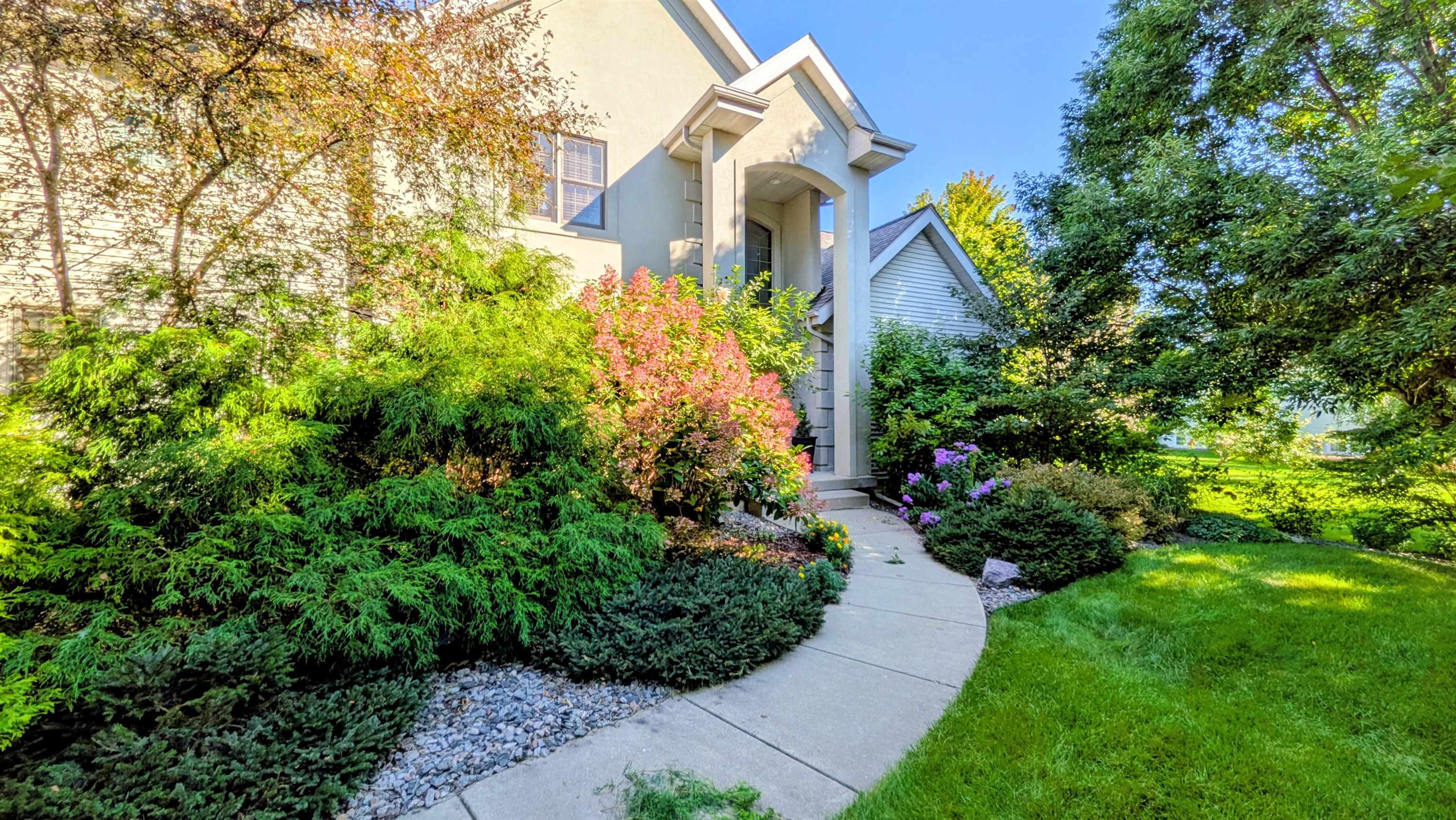 5654 Cobblestone Lane Waunakee, WI 53597 - Photo 4 of 76