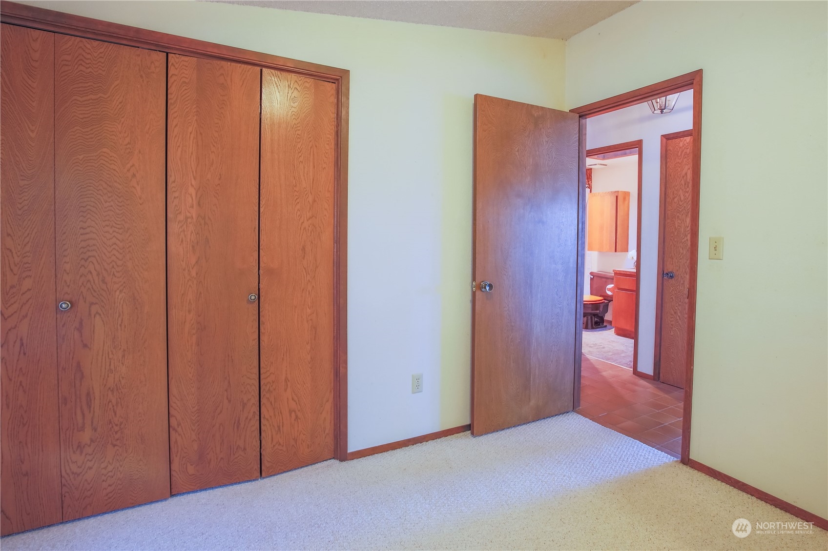 8168 Cultus Bay Road Clinton, WA 98236 - Photo 16 of 38 a view of an empty room and window