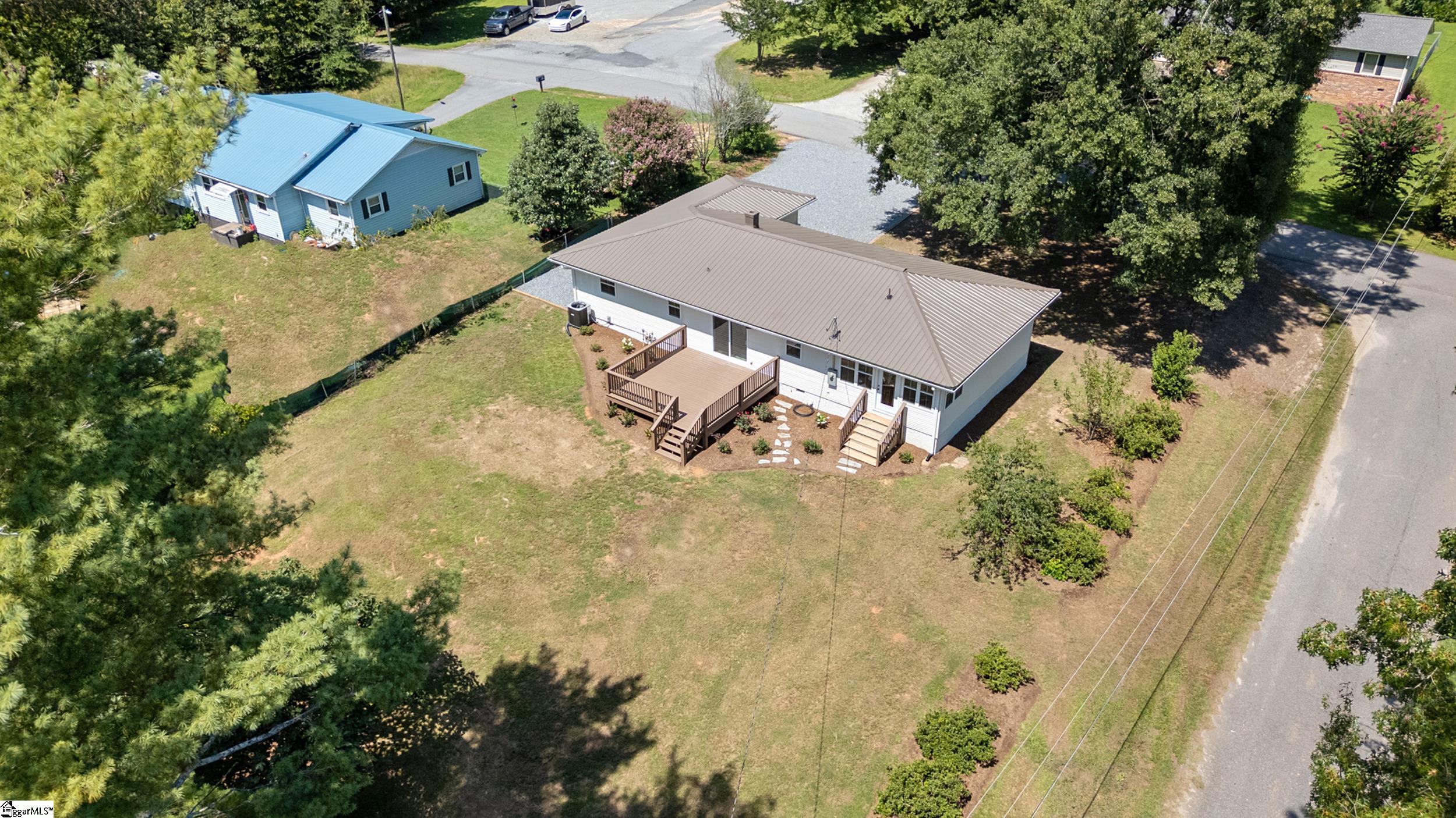 118 Kirby Street Landrum, SC 29356 - Photo 2 of 28