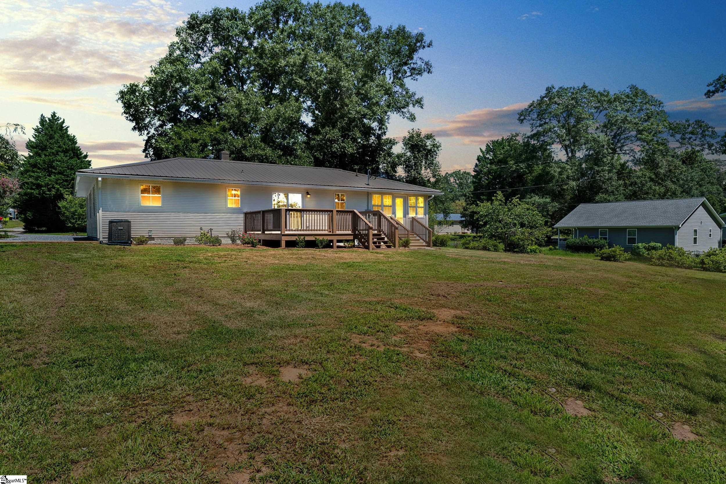 118 Kirby Street Landrum, SC 29356 - Photo 22 of 28