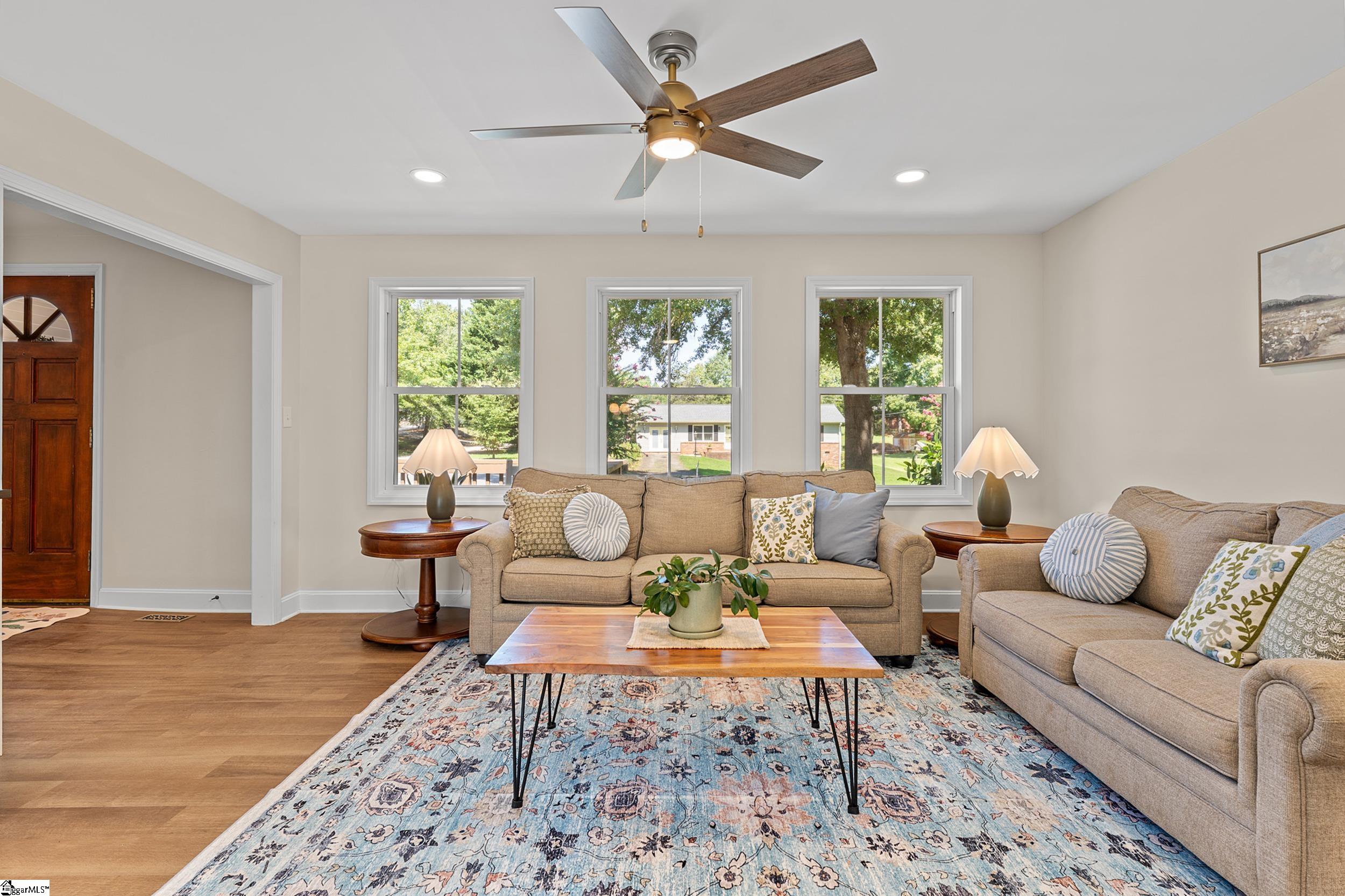 118 Kirby Street Landrum, SC 29356 - Photo 4 of 28