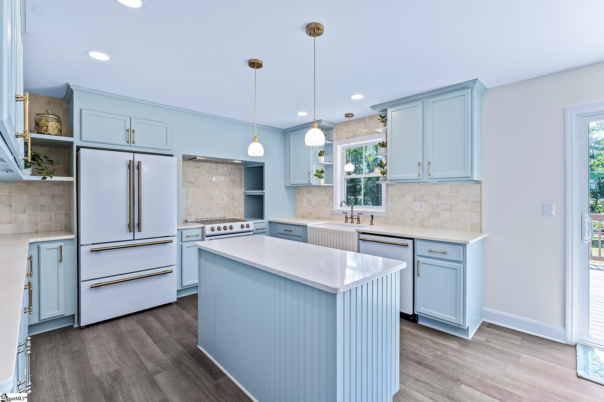 118 Kirby Street Landrum, SC 29356 - Photo 7 of 28