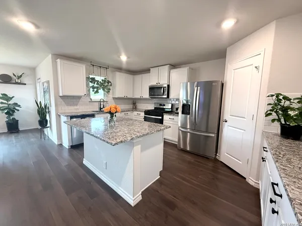 $2,300 | 22763 Tee Shot, San Antonio, TX 78261