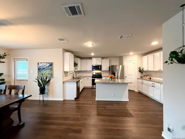 $2,300 | 22763 Tee Shot, San Antonio, TX 78261