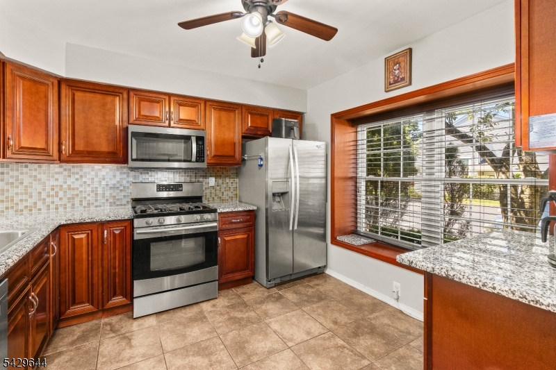 327 Smithwold Road Somerset, NJ 08873 - Photo 2 of 17