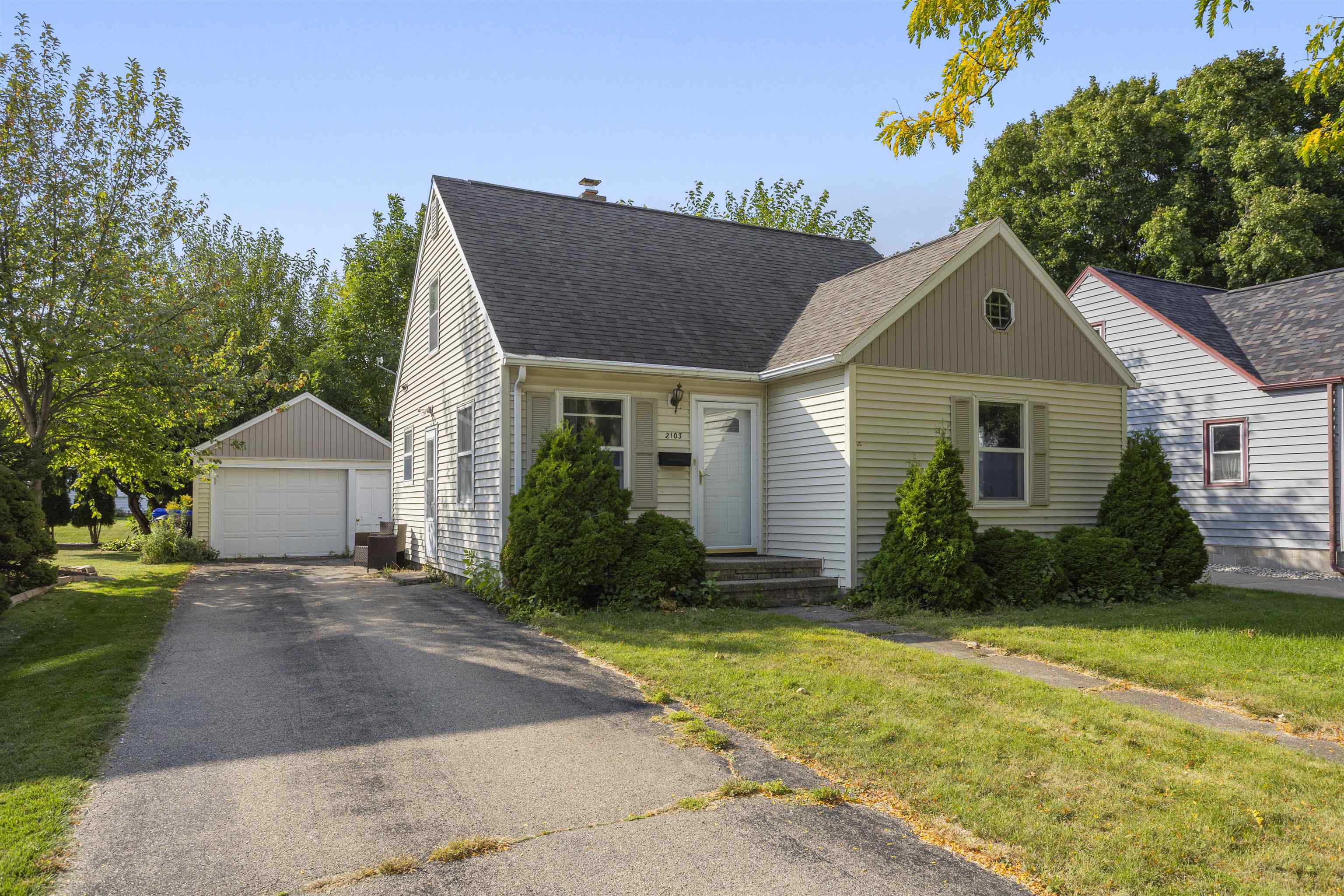 2103 North Clark Street Appleton, WI 54911 - Photo 1 of 1 Gallery Image 1