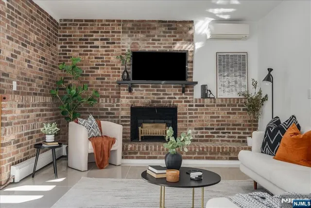 $999,999 | 91 Hillcrest Road, Warren, NJ 07059