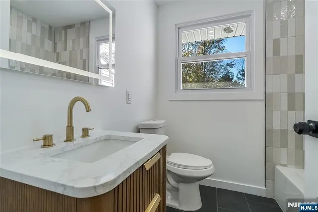 $999,999 | 91 Hillcrest Road, Warren, NJ 07059