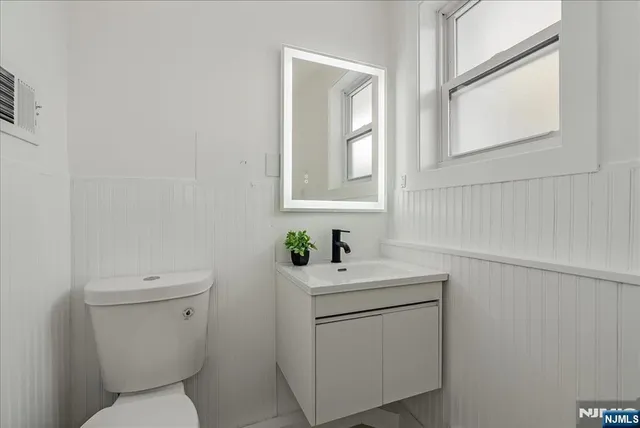 $999,999 | 91 Hillcrest Road, Warren, NJ 07059