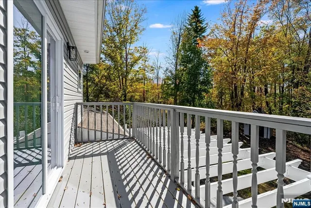 $999,999 | 91 Hillcrest Road, Warren, NJ 07059