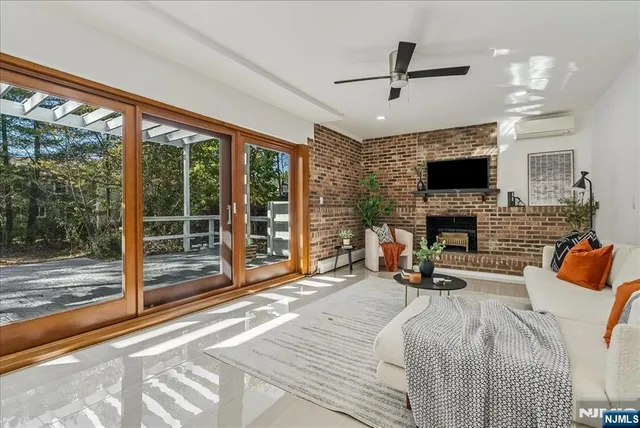 $999,999 | 91 Hillcrest Road, Warren, NJ 07059