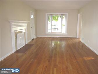 7 South Dillwyn Road Newark, DE 19711 - Photo 3 of 12 Living Room