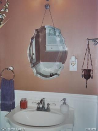 1885 Dawn Ridge Road Walled Lake, MI 48390 - Photo 9 of 10 LAV.jpg