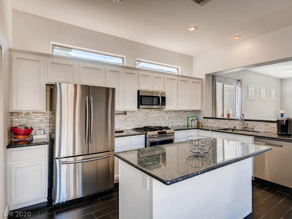 14 Chatmoss Road Henderson, NV 89052 - Photo 9 of 27