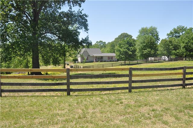 3355 Ridge Road Columbia, TN 38401 - Photo 1 of 14