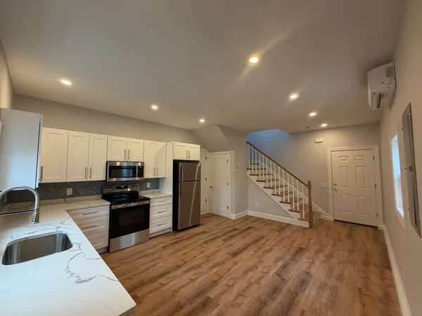 $2,600 | 51 Whittier Road, Unit 2, Wakefield, MA 01880