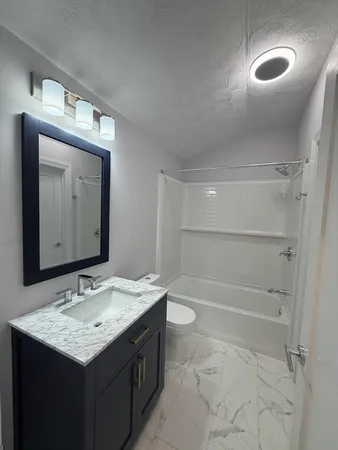 $2,600 | 51 Whittier Road, Unit 2, Wakefield, MA 01880