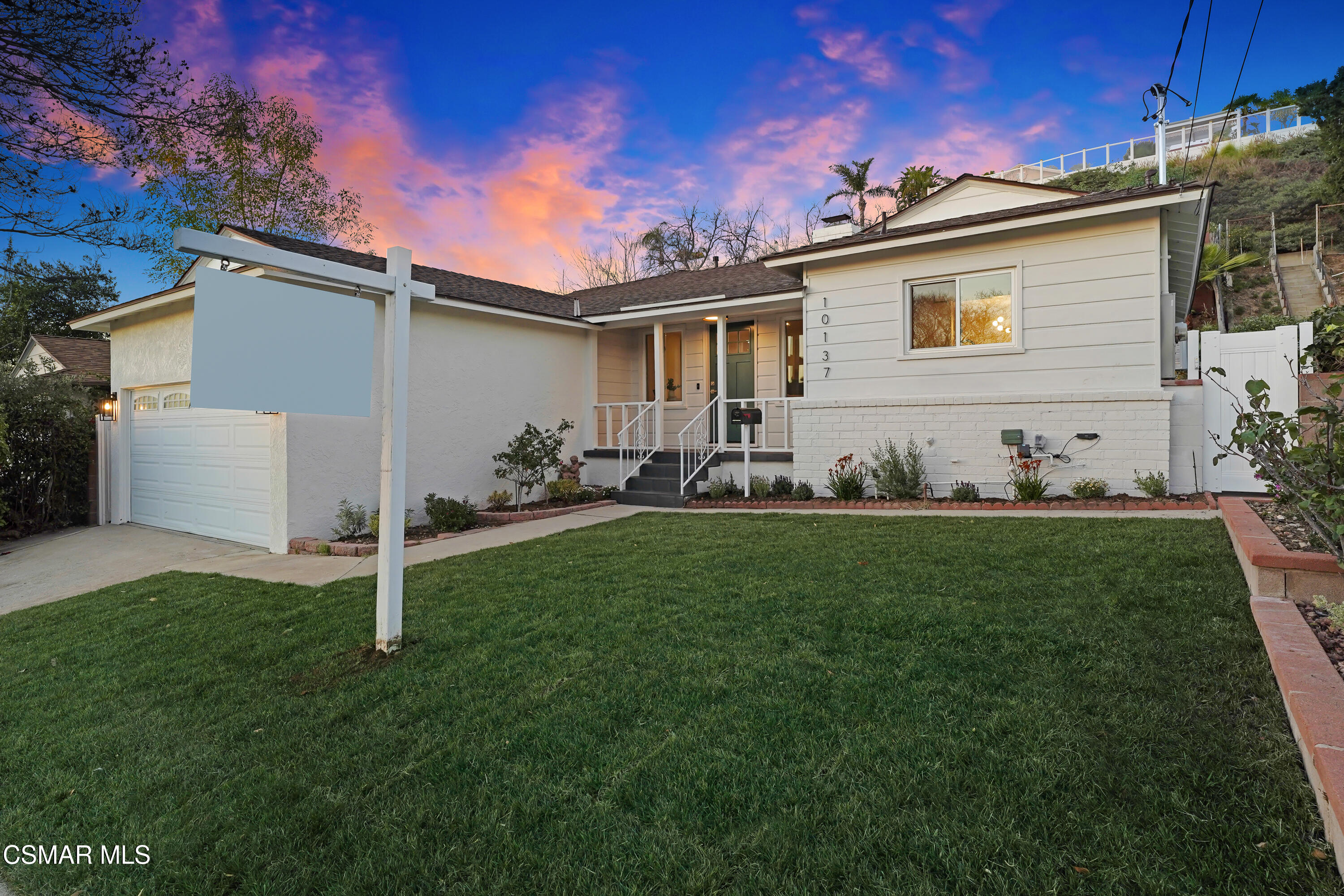 10137 Lanark Street Sun Valley, CA 91352 - Photo 4 of 33 DSC03705_1