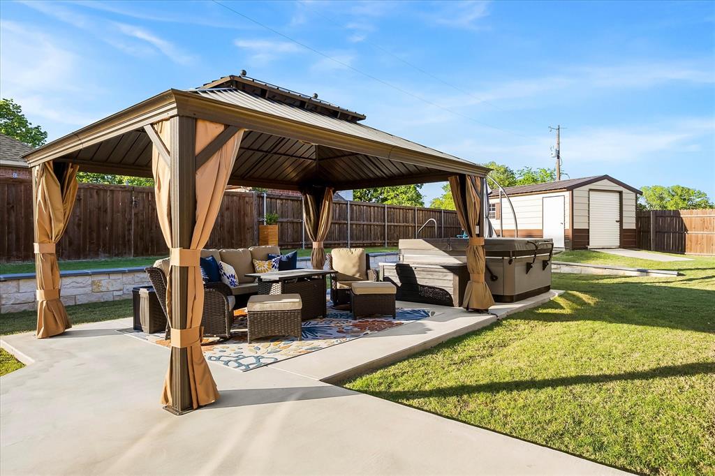 2808 Rodeo Drive Quinlan, TX 75474 - Photo 10 of 39
