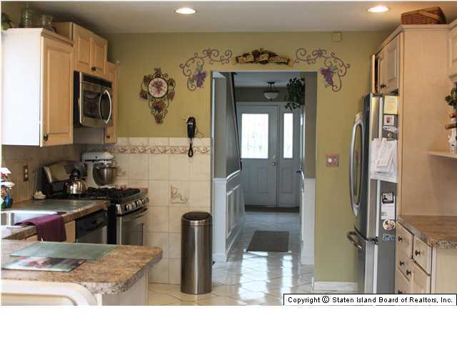 25 Rye Avenue Staten Island, NY 10312 - Photo 4 of 13 Additional Photo