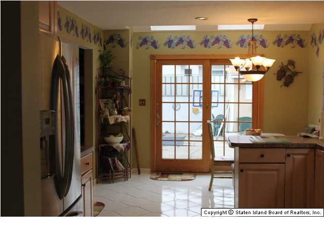 25 Rye Avenue Staten Island, NY 10312 - Photo 5 of 13 Additional Photo