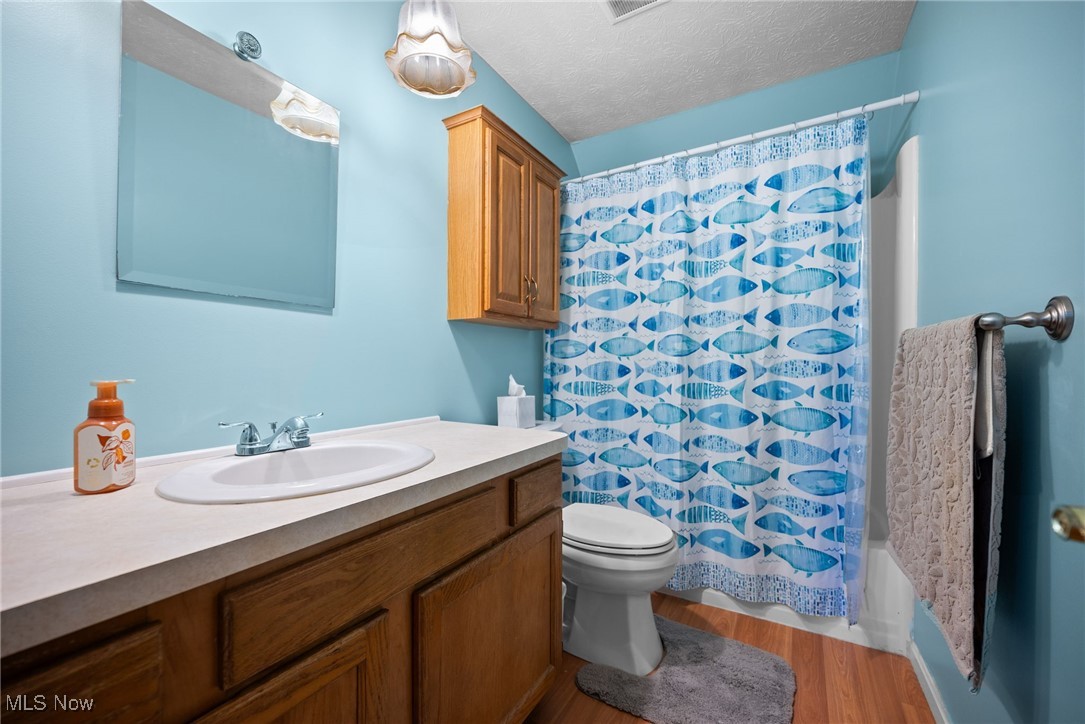 4568 Turney Road Madison, OH 44057 - Photo 21 of 27 2nd floor bathroom