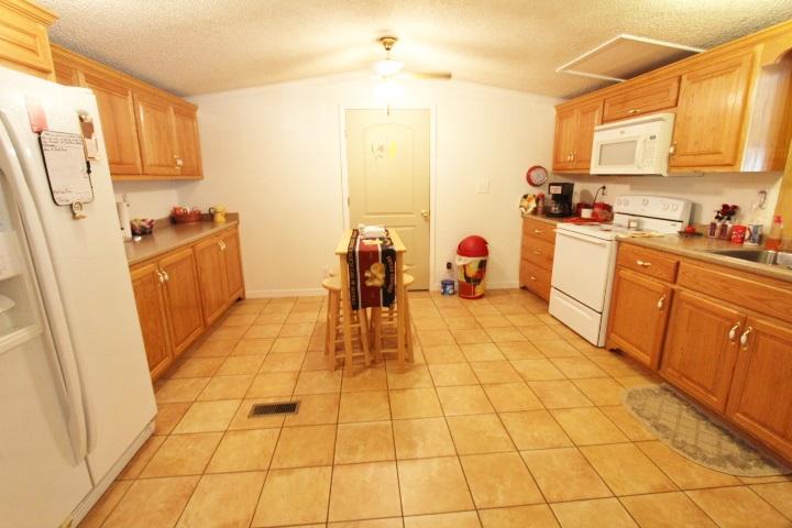 302 Morgan Road Trenton, GA 30752 - Photo 7 of 24 IMG_4562