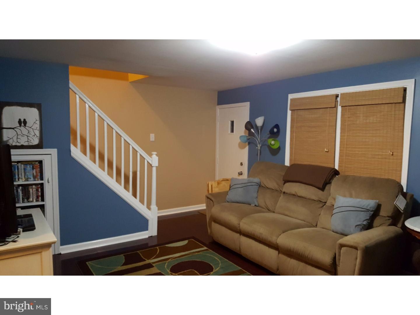 731 Thorndale Road Aldan, PA 19018 - Photo 3 of 25 Living Room