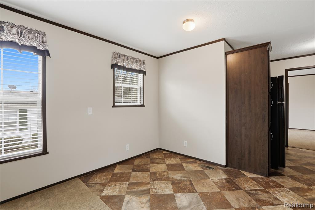 807 Swan Street Rochester Hills, MI 48309 - Photo 5 of 22