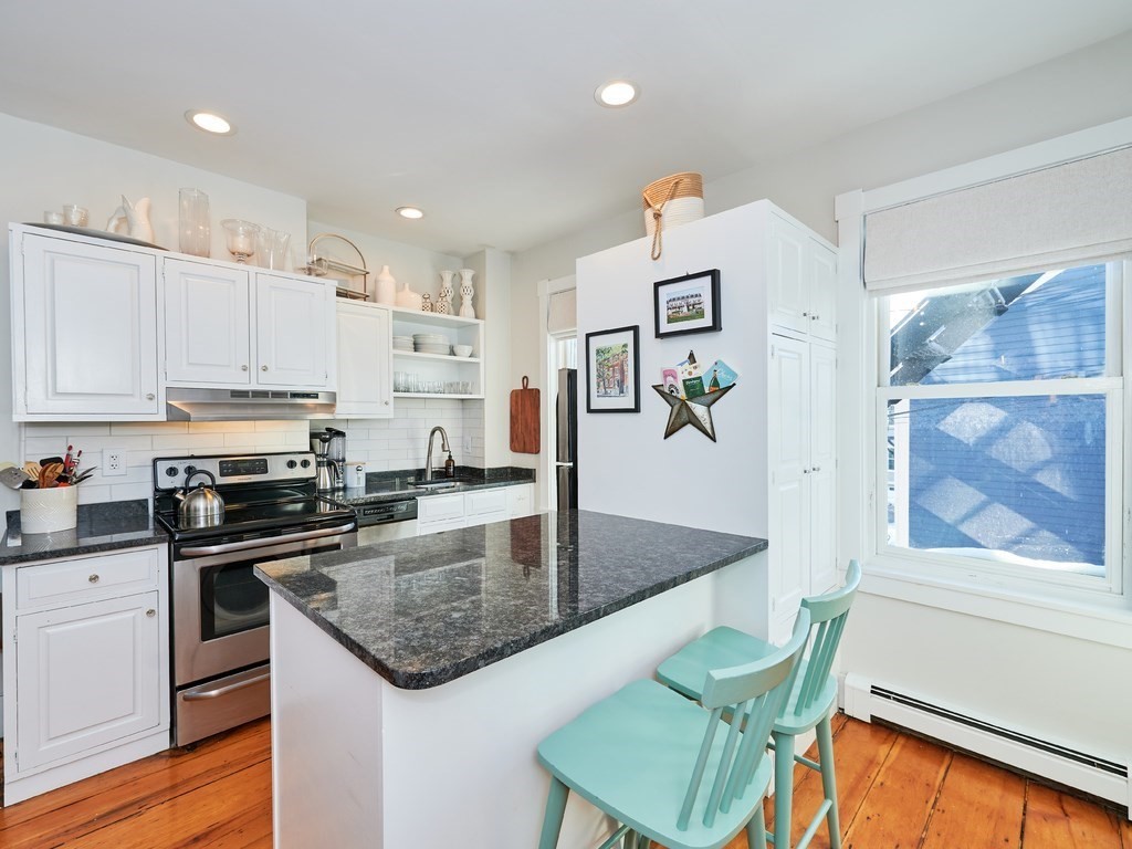 12 Mt Vernon Street, Unit 2 Boston, MA 02129 - Photo 3 of 11