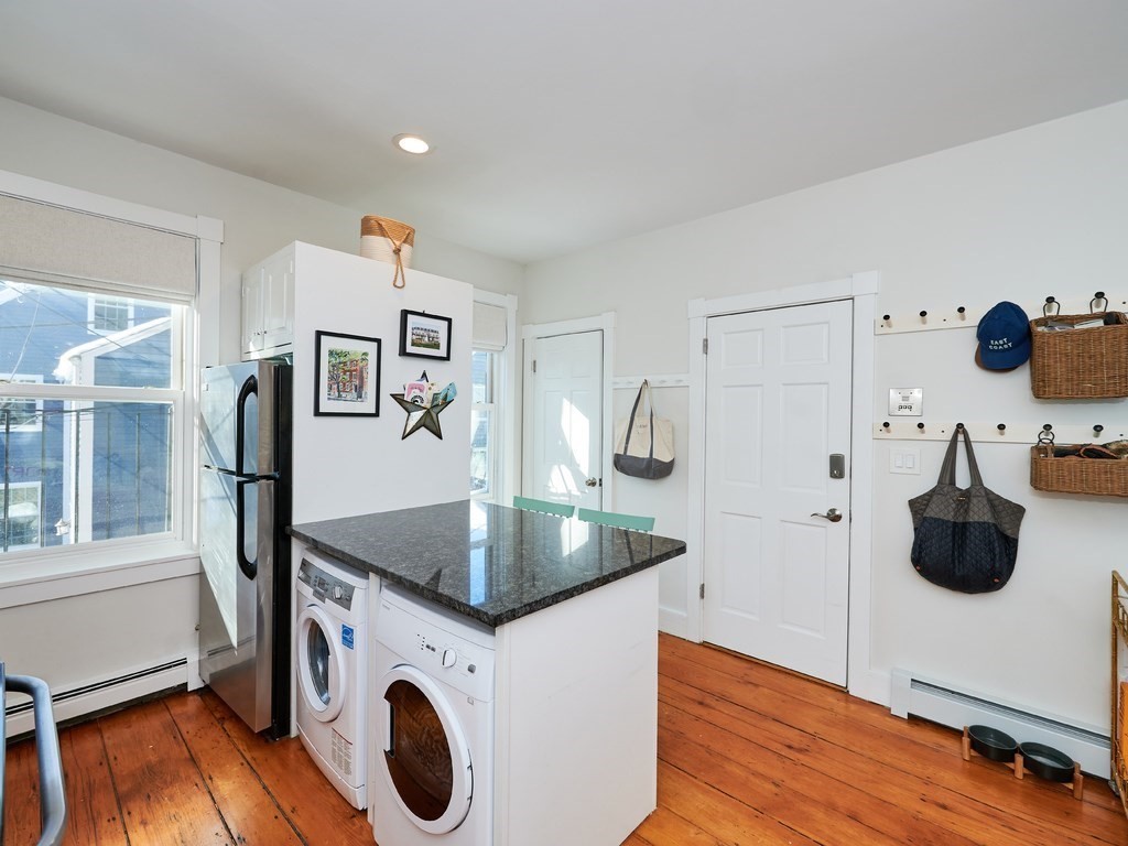 12 Mt Vernon Street, Unit 2 Boston, MA 02129 - Photo 4 of 11