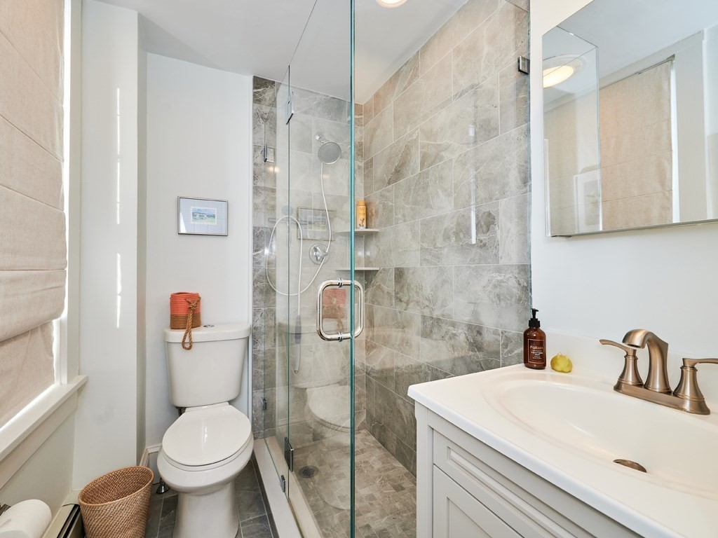 12 Mt Vernon Street, Unit 2 Boston, MA 02129 - Photo 5 of 11