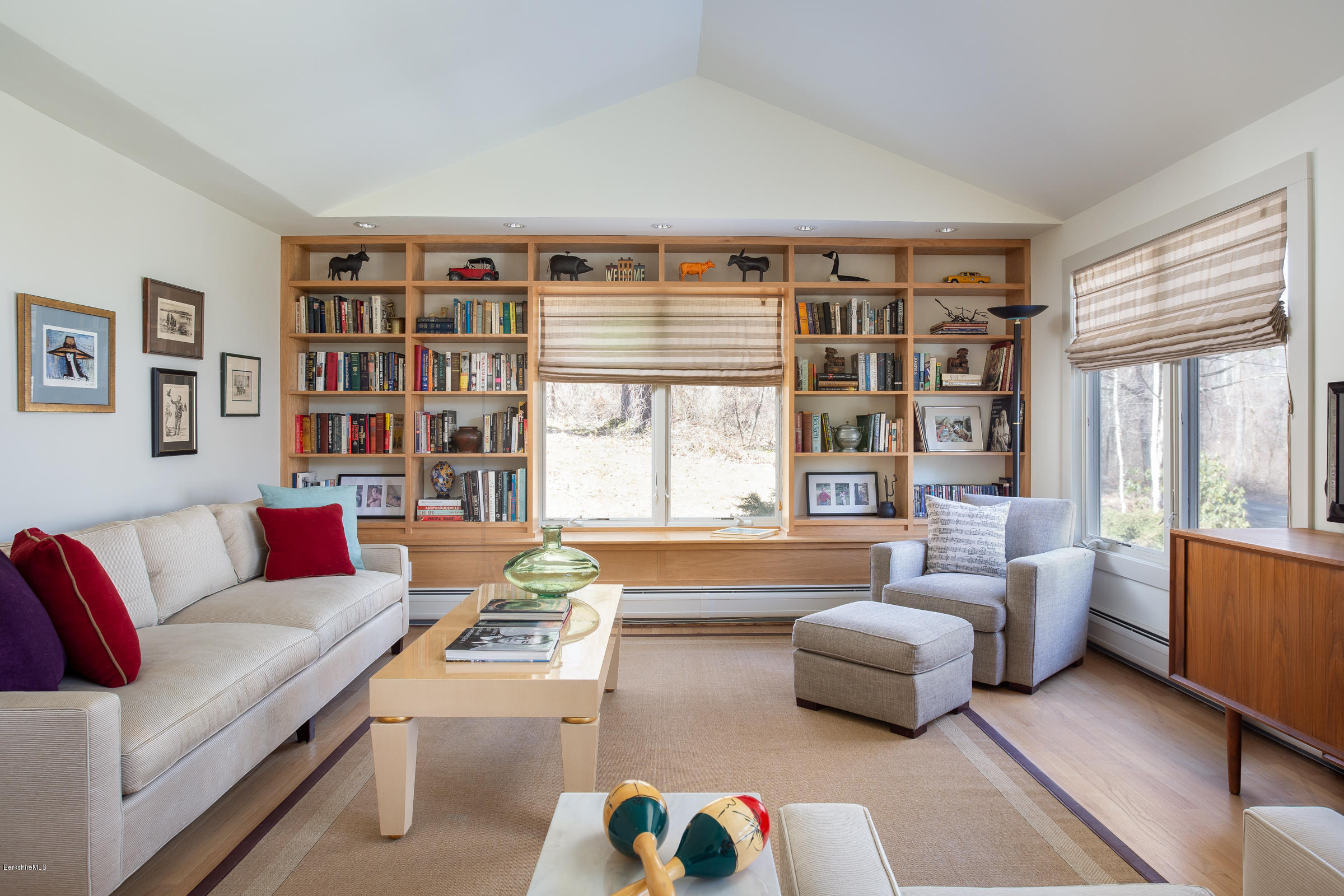 6 Devon Road Stockbridge, MA 01262 - Photo 9 of 27 Casual living area