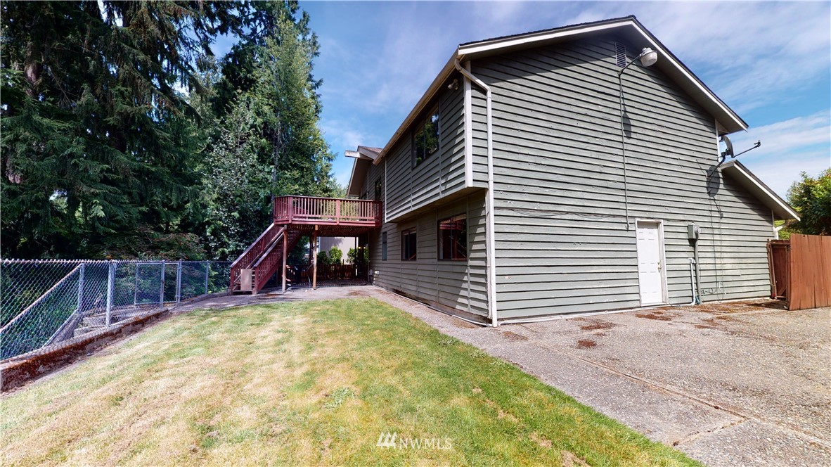 1916 169th Place Southeast Bothell, WA 98012 - Photo 4 of 27 Gallery Image 4