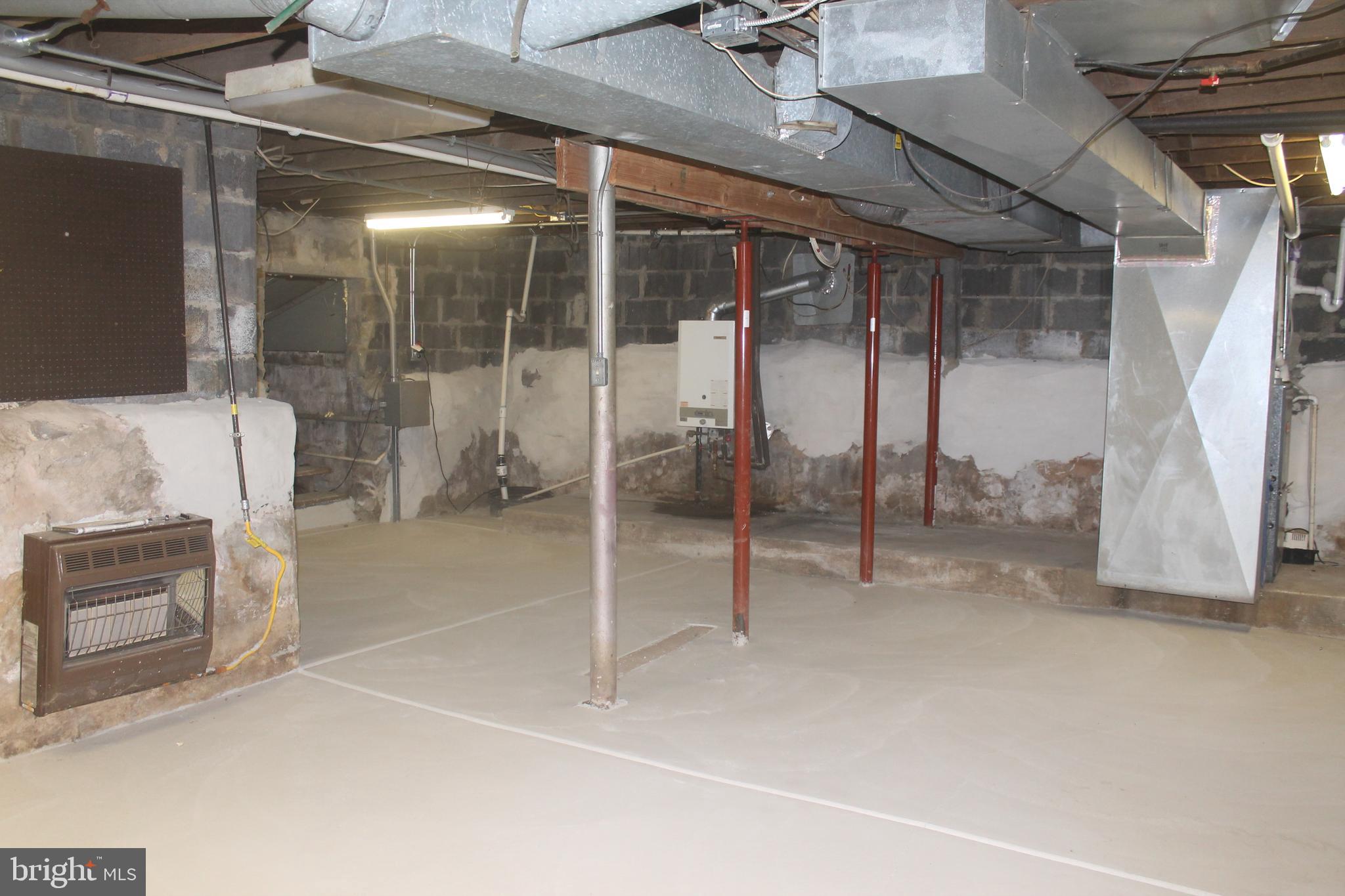 29 Lincoln Avenue Clementon, NJ 08021 - Photo 34 of 36 a view of an empty room with a glass door