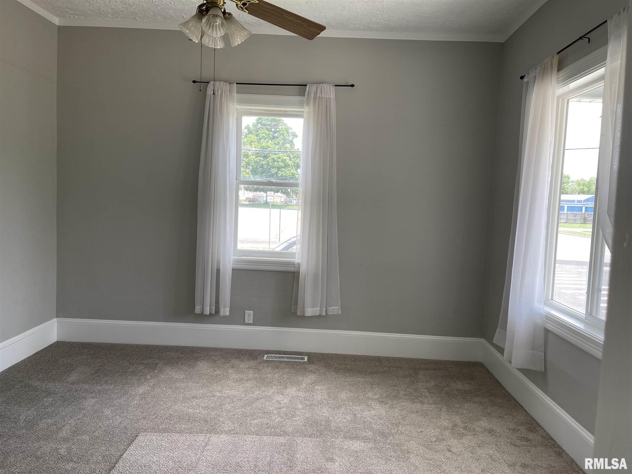 611 Walnut Street Washington, IL 61571 - Photo 2 of 11 Gallery Image 2