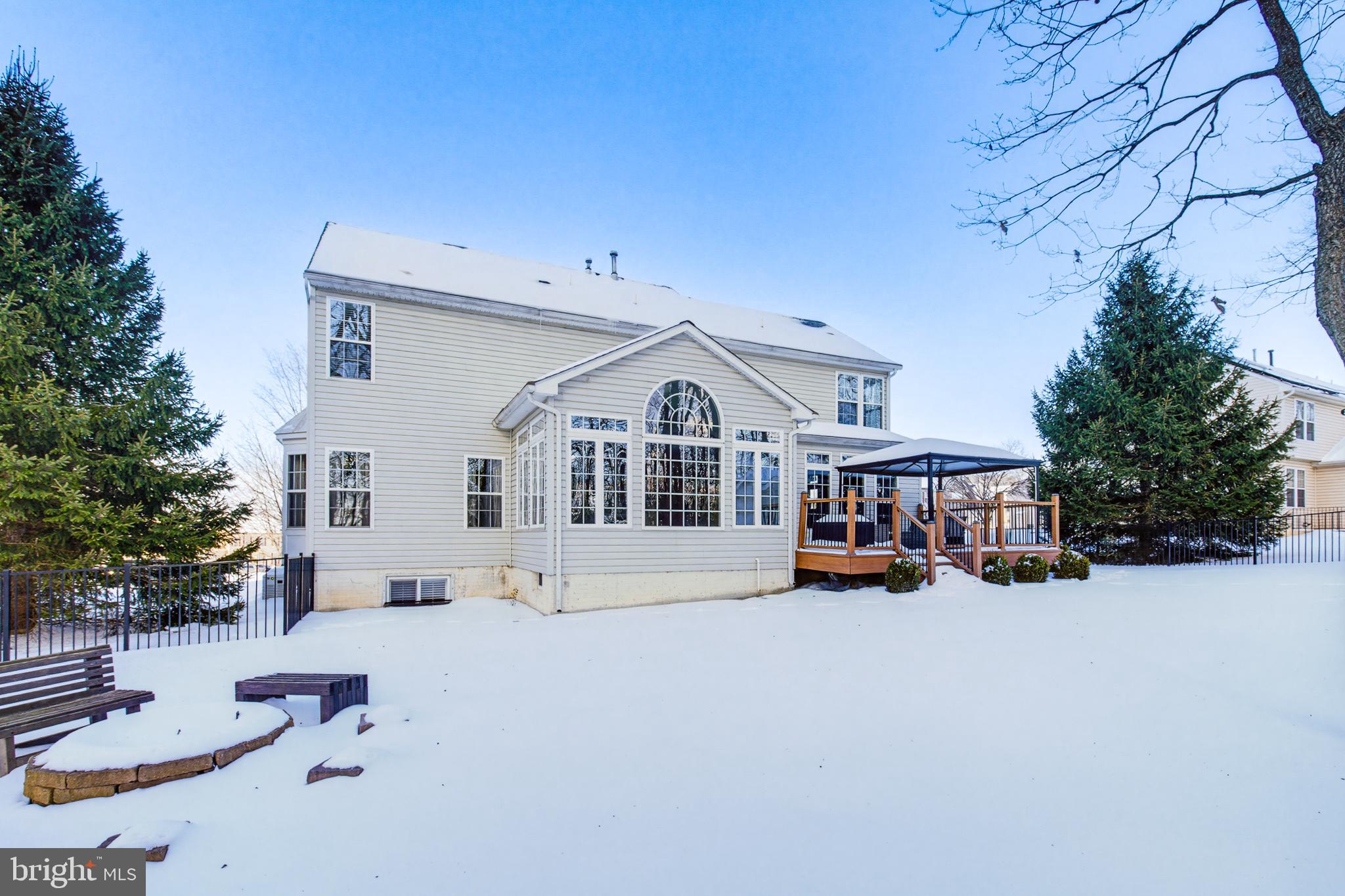 495 Lakeview Drive Spring Grove, PA 17362 - Photo 25 of 29 Rear View