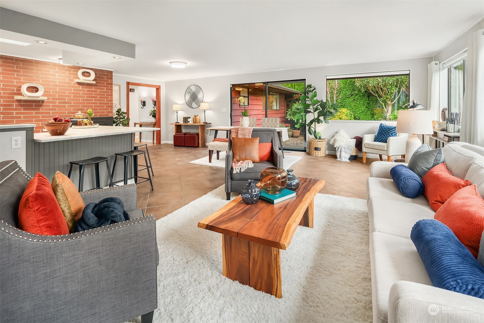 307 Elm Street Everett, WA 98203 - Photo 15 of 31 a living room with furniture and a large window