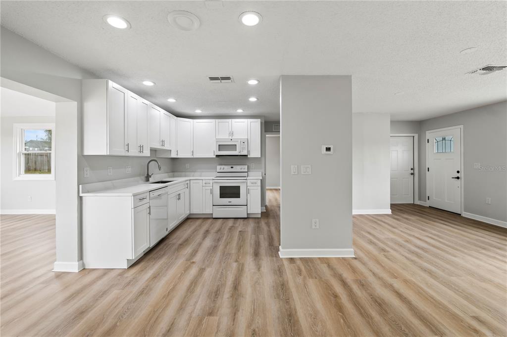 6098 Shannon Avenue Spring Hill, FL 34606 - Photo 5 of 24