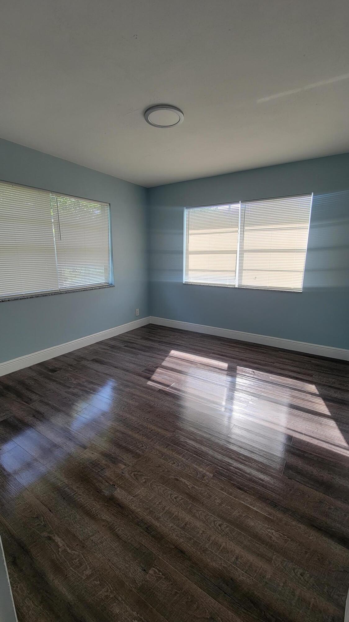 128 Davis Road Palm Springs, FL 33461 - Photo 17 of 28 20231205_112503