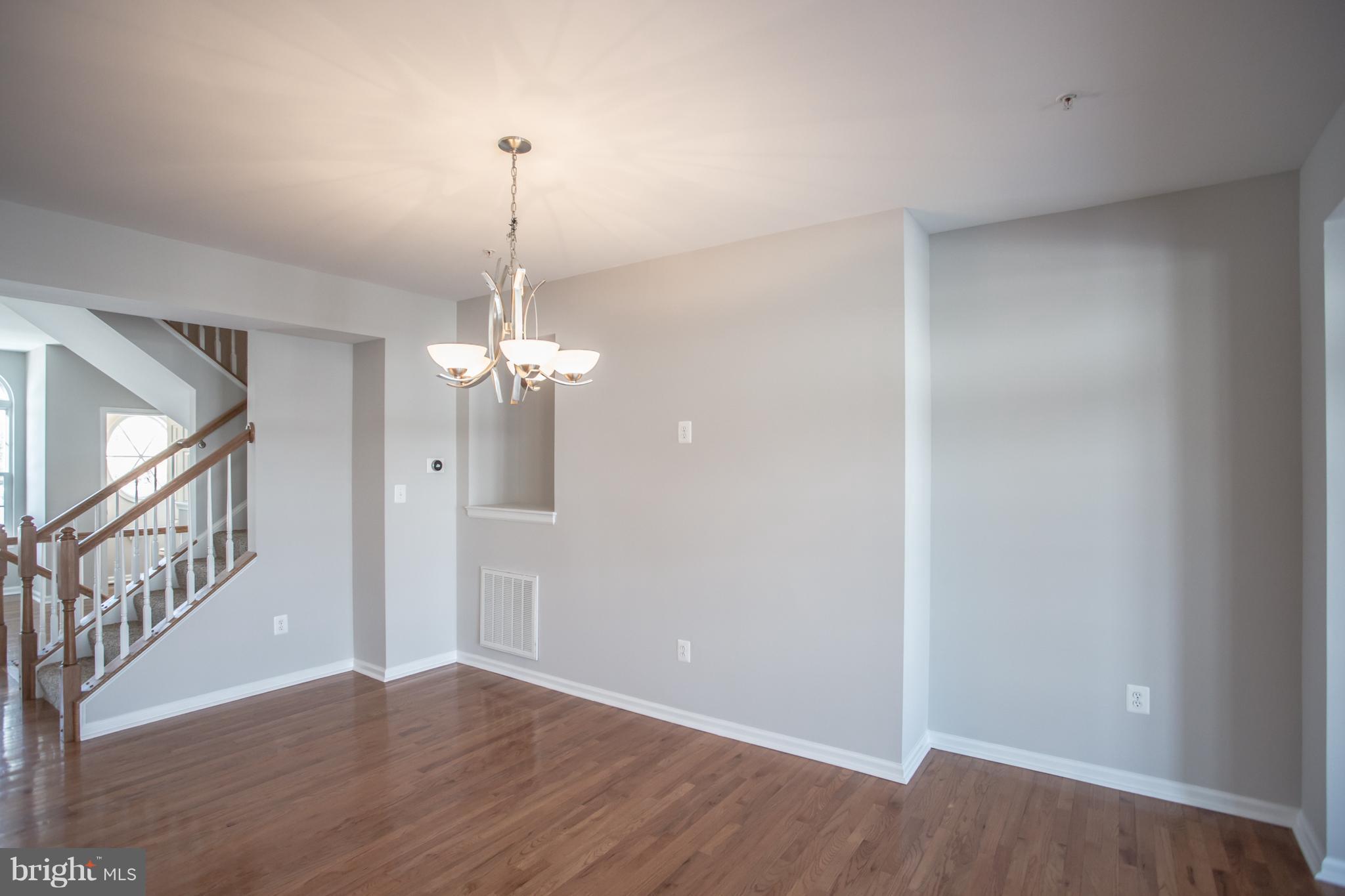 2804 Admiral Ridge Road Accokeek, MD 20607 - Photo 11 of 30 DR w/ HW, updated lite & lit decorative niche