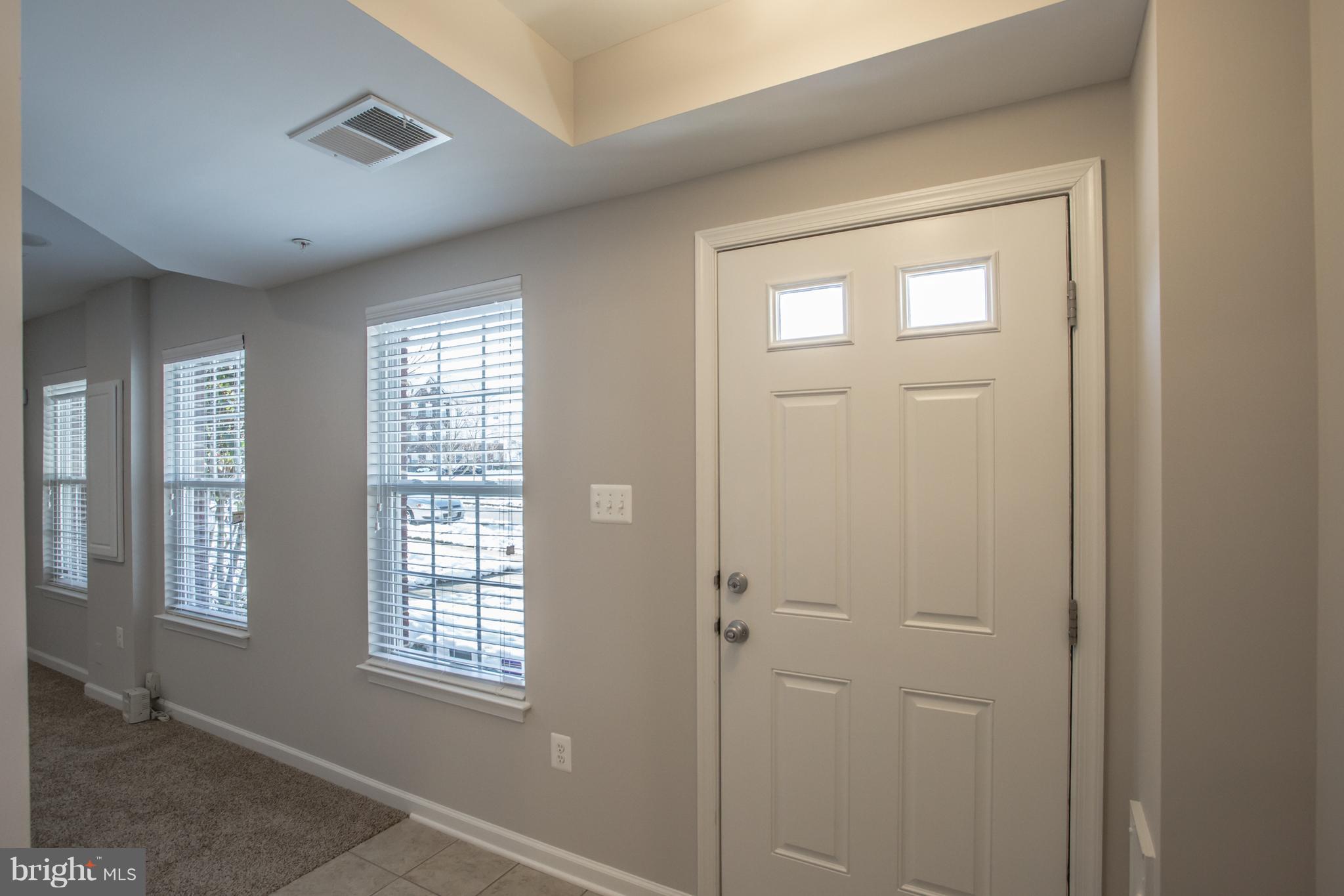 2804 Admiral Ridge Road Accokeek, MD 20607 - Photo 3 of 30 Foyer with ceramic tile