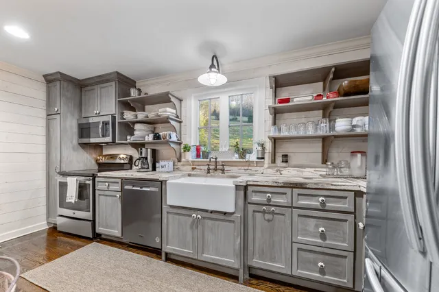 $525,000 | 3580 Blue Creek Road, Lynnville, TN 38472