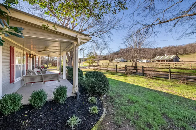 $525,000 | 3580 Blue Creek Road, Lynnville, TN 38472